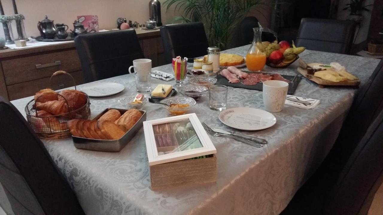Bed and Breakfast La Maison Bretonne, Chez Pascal & Brigitte Pleslin-Trigavou Экстерьер фото